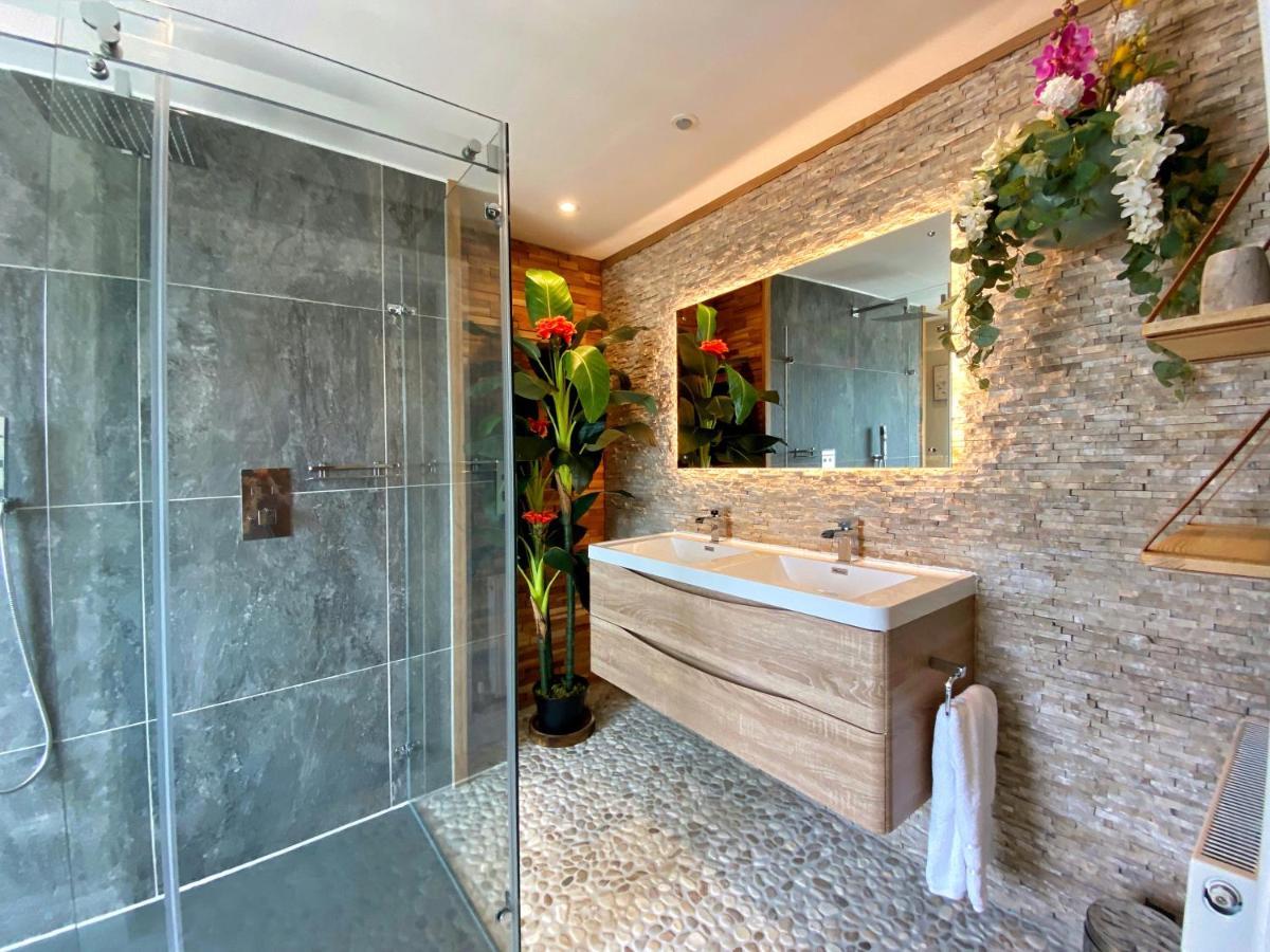 Hambrook House Canterbury - New Luxury Guest House With Espa Spa Complex Dış mekan fotoğraf